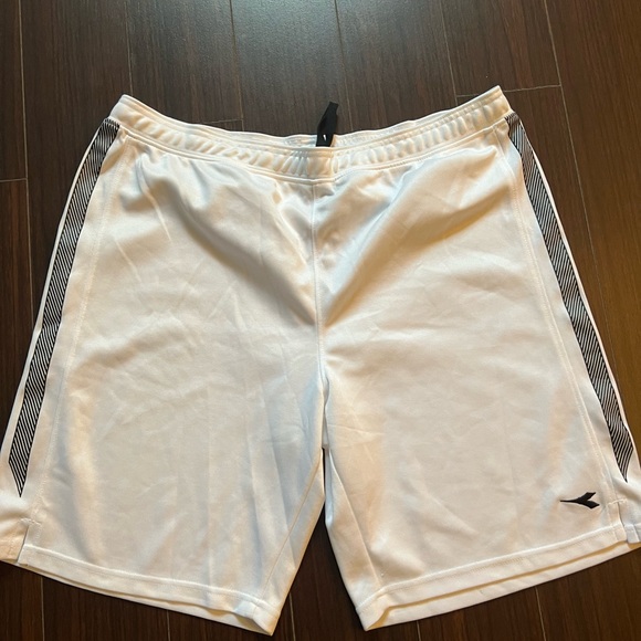 2x Pair of Men’s Diadora Soccer Shorts - Size XL - Picture 5 of 6